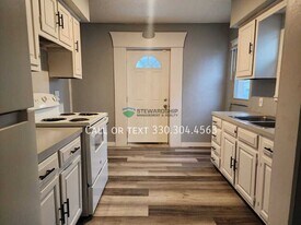 1603 Hampton Rd in Akron, OH - Building Photo