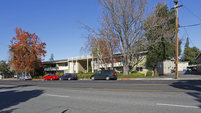 Hamilton House Apartments in San Jose, CA - Building Photo - Building Photo