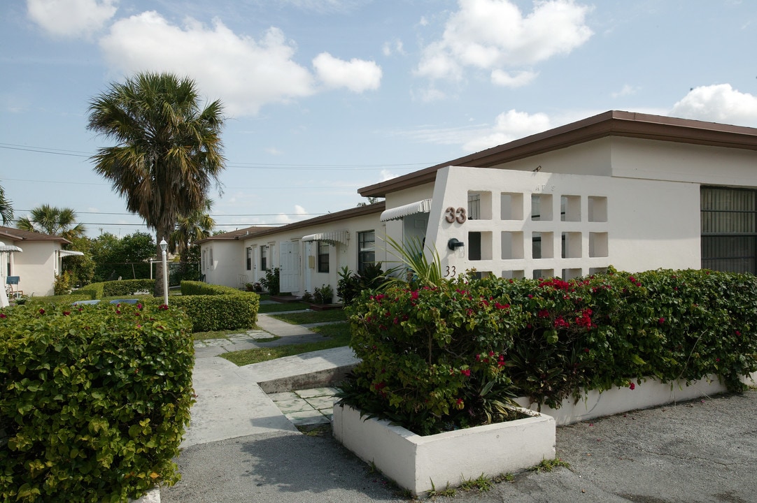 Hialeah Apartments East 7th Street in Hialeah, FL - Foto de edificio