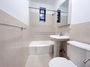 209 W 102nd St in New York, NY - Building Photo - Building Photo
