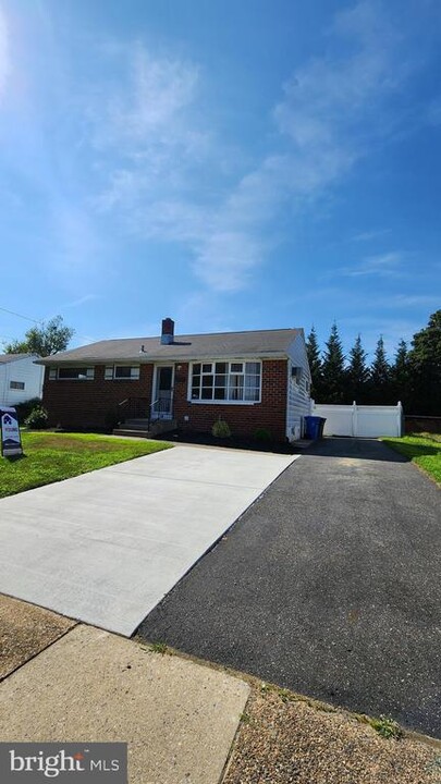 13 Wilson Ave in Glassboro, NJ - Building Photo