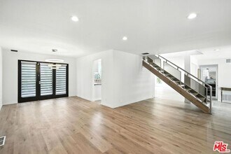 5128 Llano Dr in Los Angeles, CA - Building Photo - Building Photo
