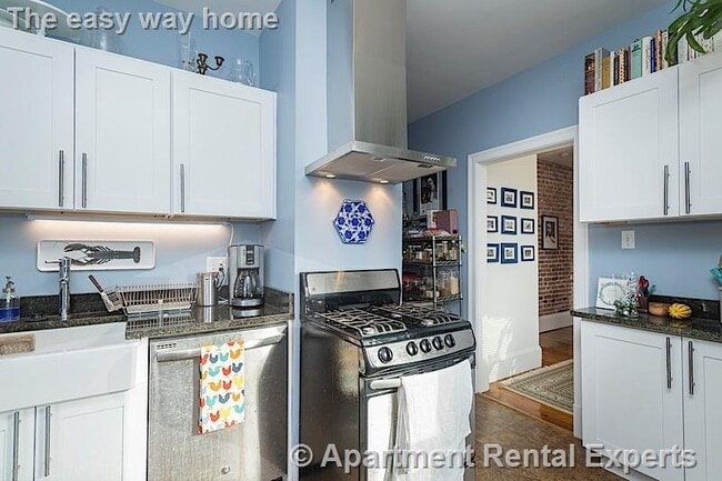 137 Columbia St, Unit #1L