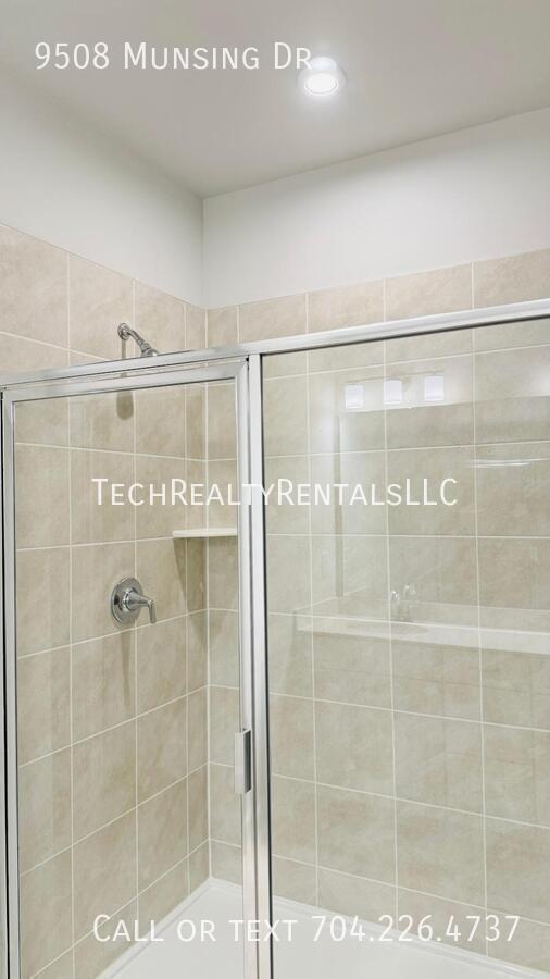 9508 Munsing Dr in Charlotte, NC - Building Photo - Building Photo