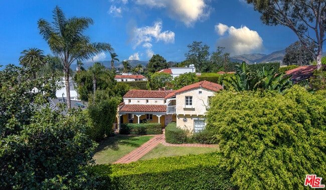 731 San Vicente Blvd in Santa Monica, CA - Foto de edificio - Building Photo