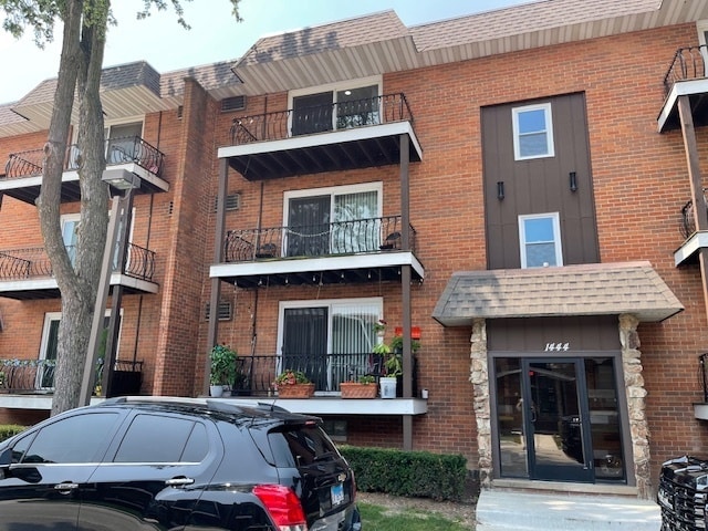 property at 1444 Carriage Ln