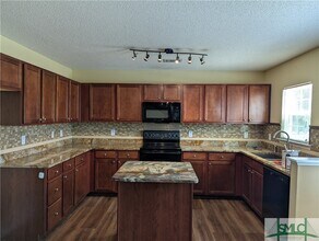 331 Winchester Dr in Pooler, GA - Building Photo - Building Photo
