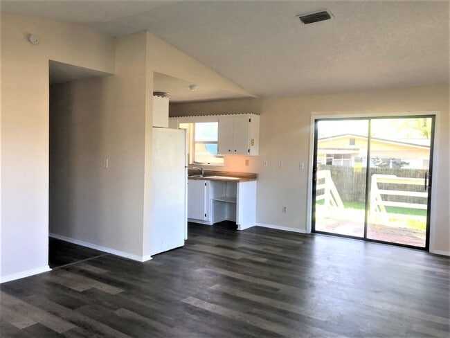 33146 Jamette Rd in Dade City, FL - Building Photo - Building Photo