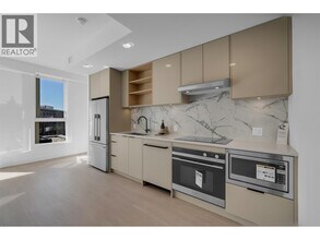 343 St Davids Ave in North Vancouver, BC - Building Photo - Building Photo