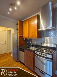 722 W Addison St, Unit E2 in Chicago, IL - Building Photo - Building Photo