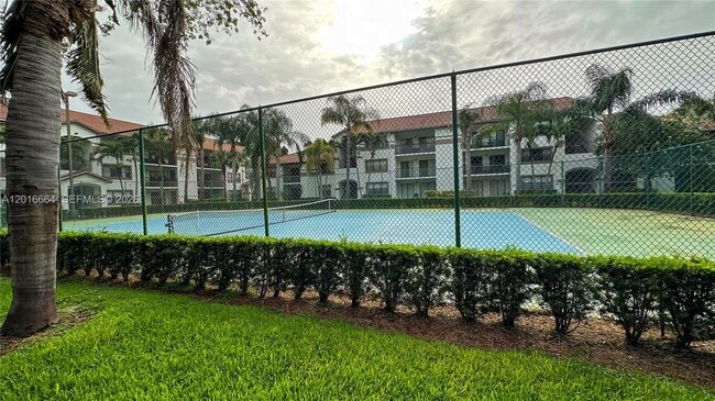 property at 530 S Park Rd