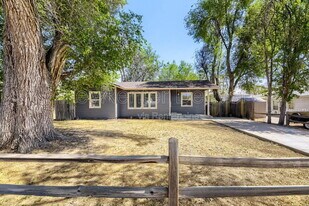 1220 Upham St in Lakewood, CO - Building Photo