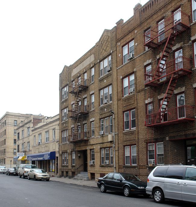 5204-5206 Palisade Ave in West New York, NJ - Building Photo - Building Photo