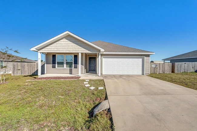 12 Lockwood Way W in Defuniak Springs, FL - Building Photo - Building Photo