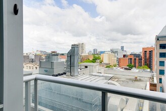 217 Adelaide St W in Toronto, ON - Building Photo - Building Photo