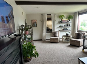 161 N Main St, Unit 1st Floor in Southington, CT - Building Photo - Building Photo