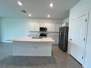 133 Mangrove Shade Cir in Apollo Beach, FL - Building Photo - Building Photo