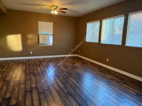 44262 Maria Cir in Lancaster, CA - Building Photo - Building Photo