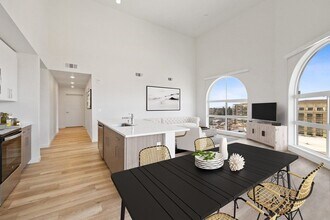 Lincoln Landing in Hayward, CA - Foto de edificio - Building Photo