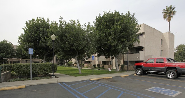 Amerige Villa in Fullerton, CA - Building Photo - Building Photo