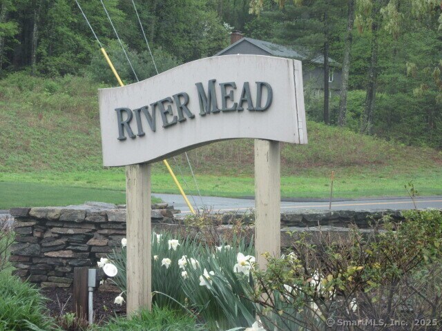 31 Rivermead in Avon, CT - Building Photo - Building Photo
