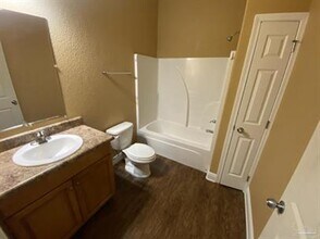 7071 Lake Joanne Dr in Pensacola, FL - Building Photo - Building Photo