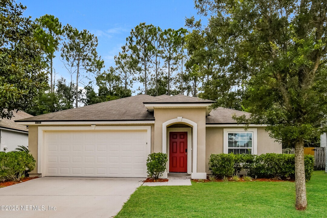 5609 Village Pond Cir in Jacksonville, FL - Building Photo