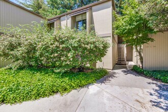 505 Cypress Point Dr in Mountain View, CA - Building Photo - Building Photo