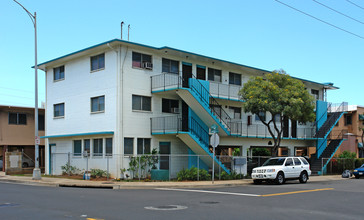 3151 Castle St in Honolulu, HI - Building Photo - Building Photo