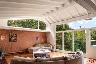2764 Outpost Dr in Los Angeles, CA - Building Photo - Building Photo