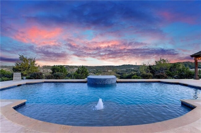 4212 Serene Hills Dr in Austin, TX - Foto de edificio - Building Photo