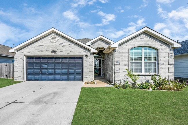 property at 3827 Dogwood Tr