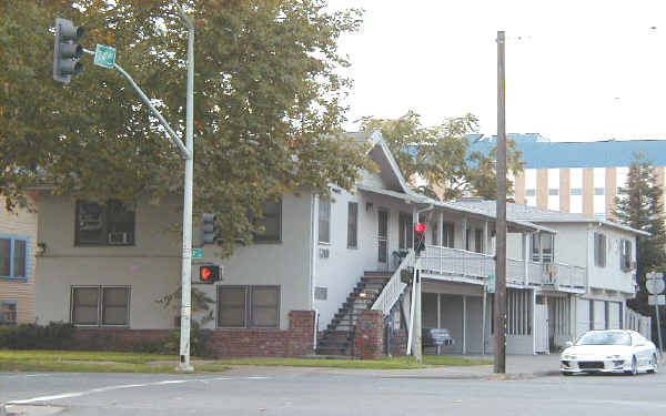 2401-2409 24th St in Sacramento, CA - Foto de edificio - Building Photo