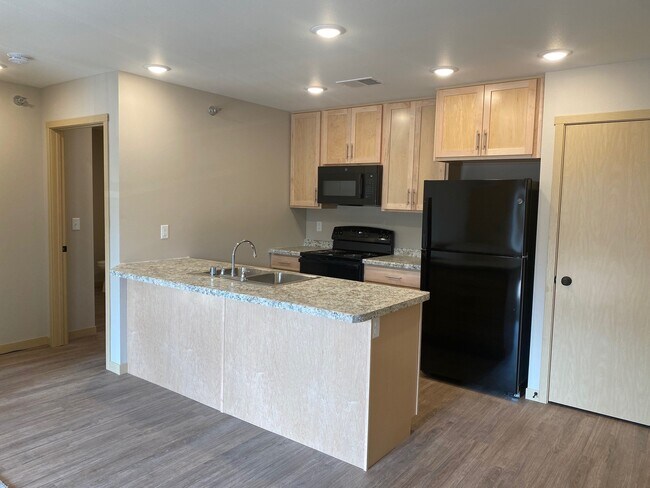 604 5th Ave S, Unit 106 in La crosse, WI - Building Photo - Building Photo