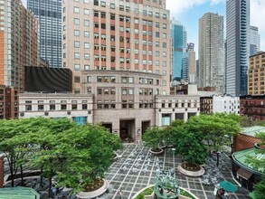 350 W 50th St, Unit 29A in New York, NY - Foto de edificio - Building Photo