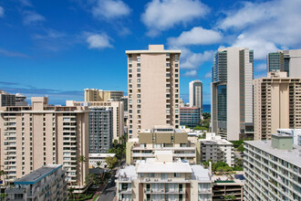 Aloha Towers in Honolulu, HI - Building Photo - Building Photo