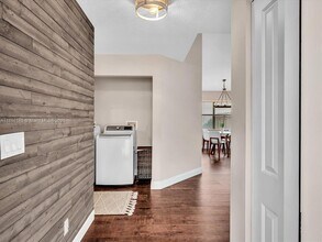 2970 Myrtle Oak Cir in Davie, FL - Building Photo - Building Photo