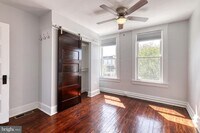 860 W 33rd St photo'