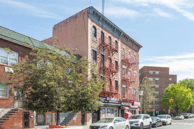 273 Dumont Avenue in Brooklyn, NY - Foto de edificio - Building Photo