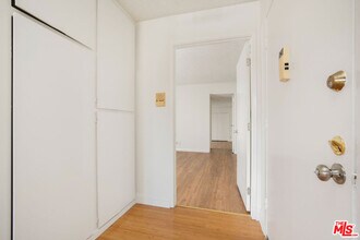 953 4th St in Santa Monica, CA - Building Photo - Building Photo