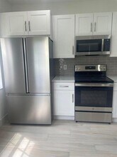 6689 Via Regina in Boca Raton, FL - Building Photo - Building Photo