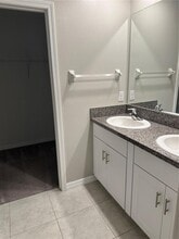 5254 White Chicory Dr in Apollo Beach, FL - Building Photo - Building Photo