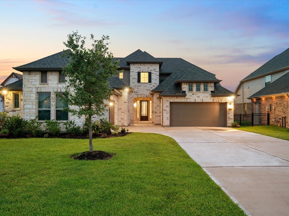 262 Peninsula Pt Dr in Montgomery, TX - Building Photo