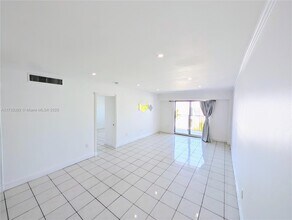 1000 Michigan Ave in Miami Beach, FL - Building Photo - Building Photo