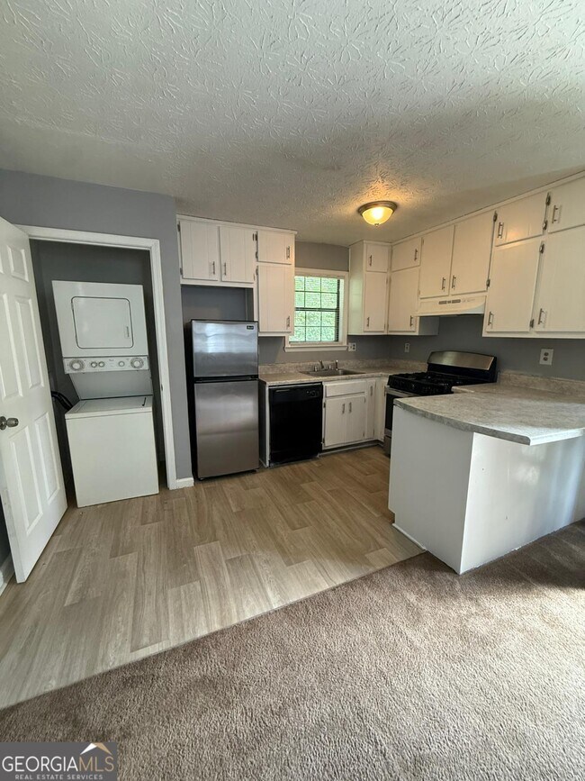 property at 5902 N Castlegate Dr