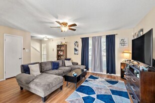 1015 E Yager Ln, Unit 56 in Austin, TX - Building Photo