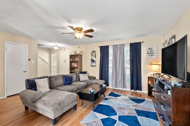 property at 1015 E Yager Ln