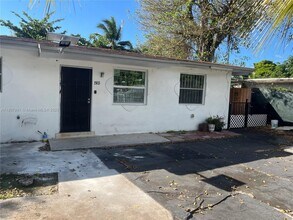 15812 NW 39th Ct in Miami Gardens, FL - Building Photo - Building Photo