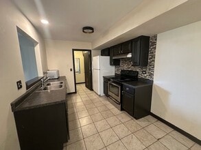 2736 Prairieview Ln S in Aurora, IL - Building Photo - Building Photo