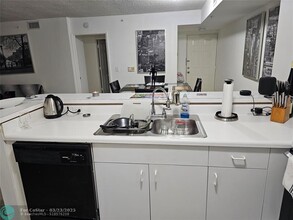2600 S University Dr in Fort Lauderdale, FL - Foto de edificio - Building Photo